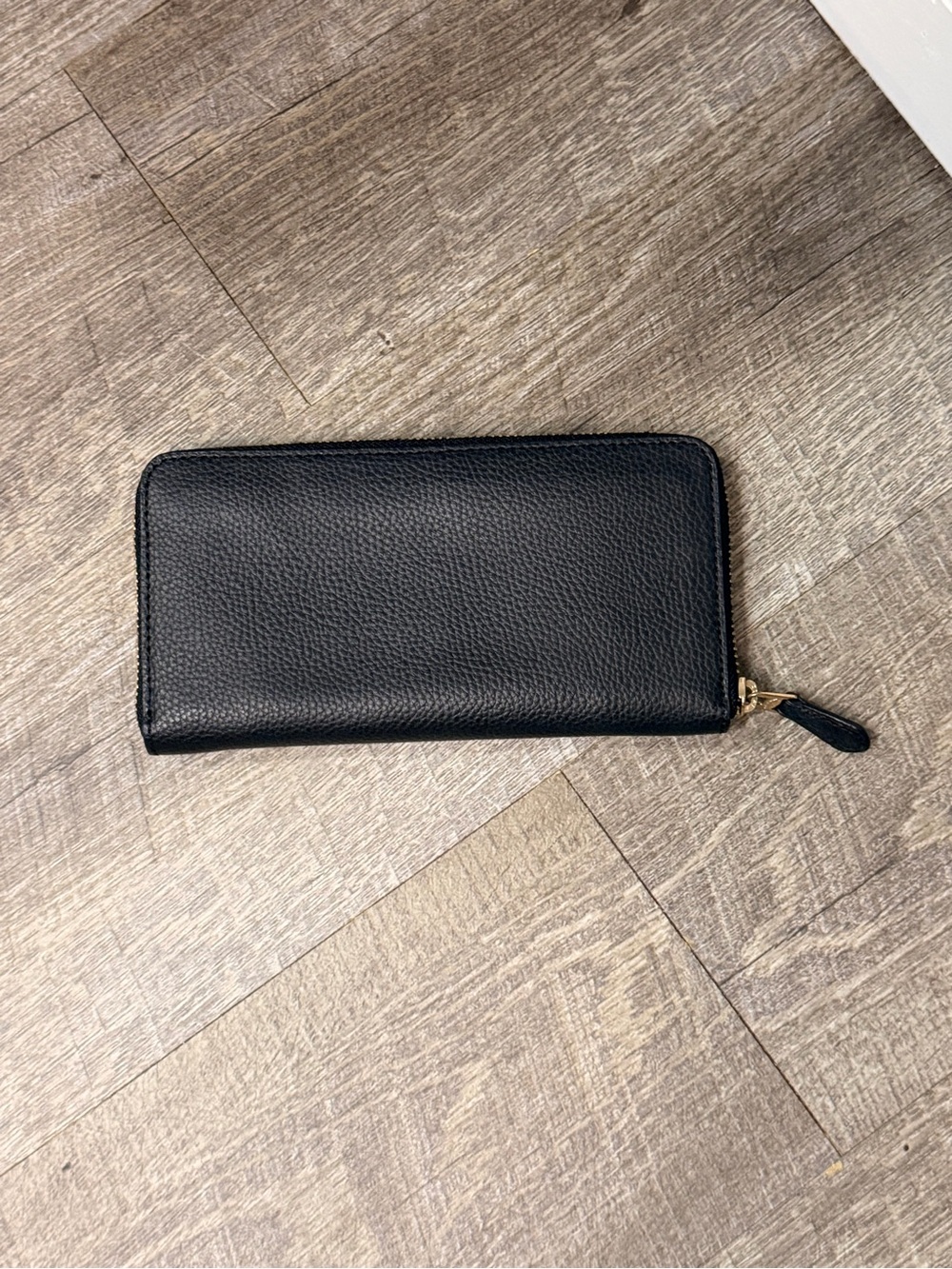 Coach Black Pebbled Leather Zip Wallet with Gold Logo - Picture 2 of 7